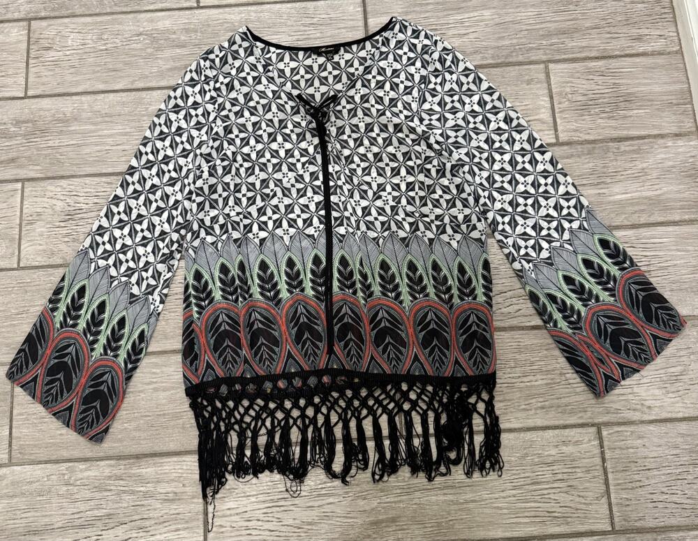 Women's blouse Sheer tunic Fringe Lace-up V-neck Monteau Black and White Boho
